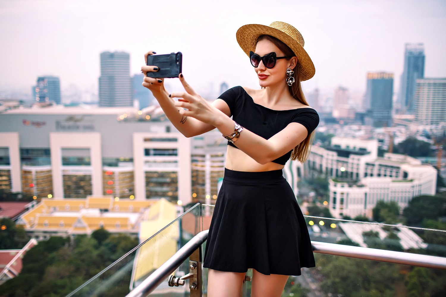 inluencer-marketing-modelka-selfie